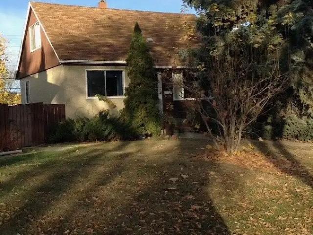 FULL house for rent with large backyard — 3 Bedrooms+ Den House