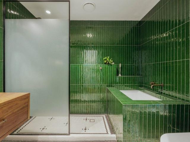 Full Refurbishment Walk to Currumbin Beachfront