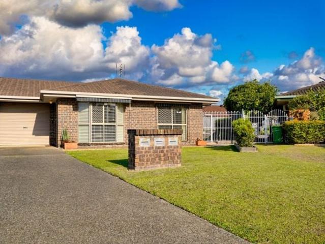 Full Renovated Duplex Walking distance to Griffith University and Hospital