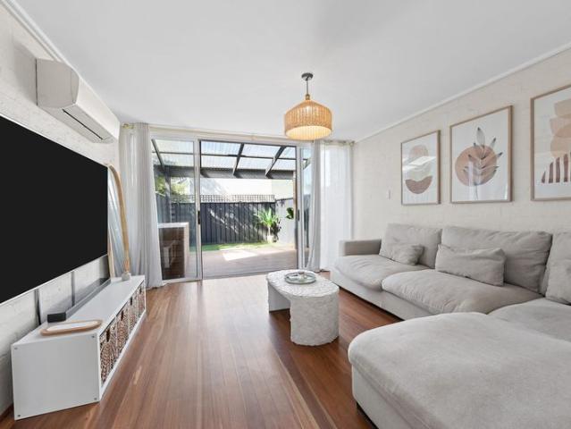 Full Renovated, Light Fill Delight!