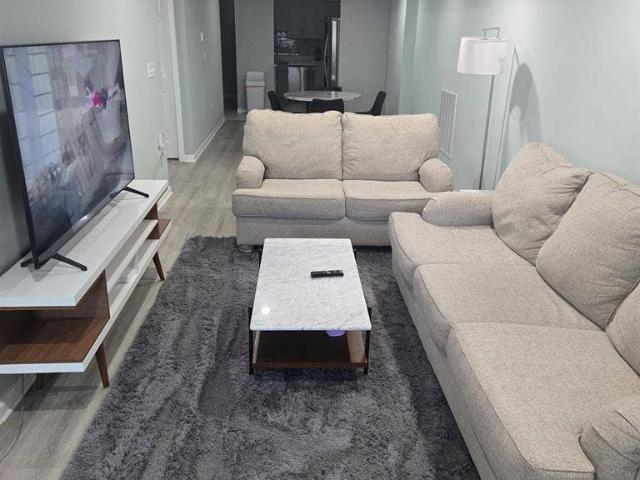 Full Townhouse 2 bed 2 bath