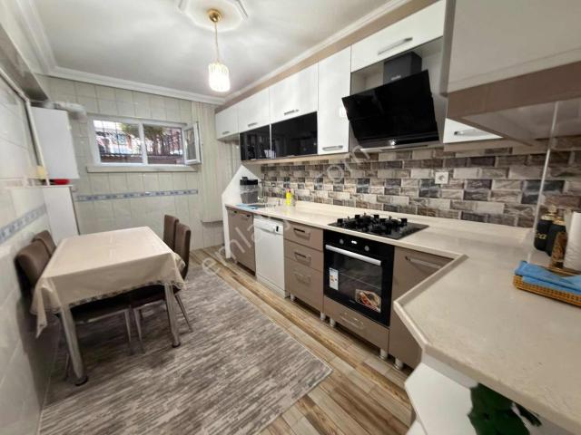 Full Yapılı E.banyolu Kilerli 2+1 Kiralık Kat Konumunda