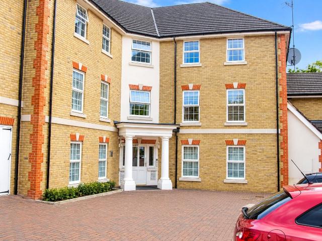 Fuller Close, Bushey Heath, Herts WD23, 2 bed flat to rent, £1,700 pcm | PrimeLocation