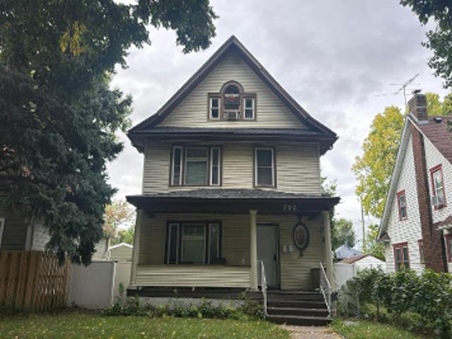 Fuller Ave