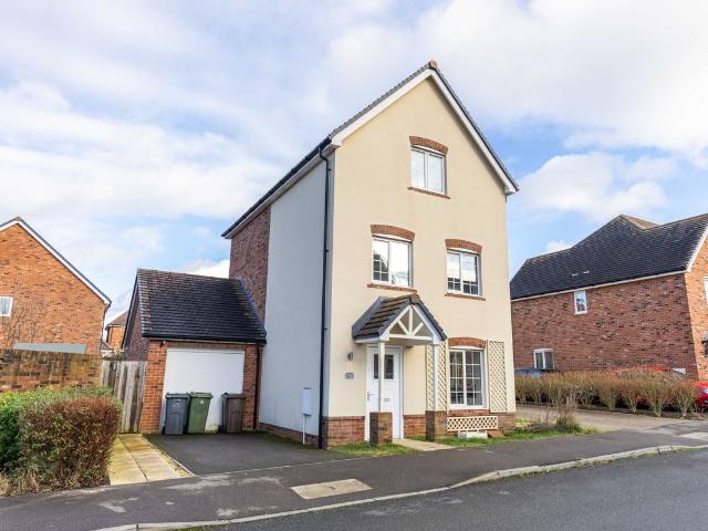 Fuller Way, Andover SP11, 3 bed detached house to rent, £1,600 pcm | PrimeLocation