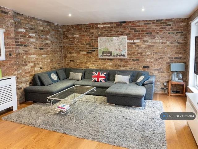 Fullwood's Mews, London, N1 2 bed semi detached house to rent £2,900 pcm £669 pw