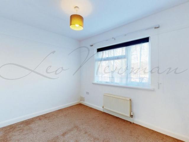 Fullwell Avenue, Fullwell Cross, IG5