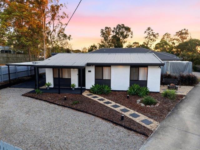 FULLY UPDATED & READY TO MOVE STRAIGHT IN