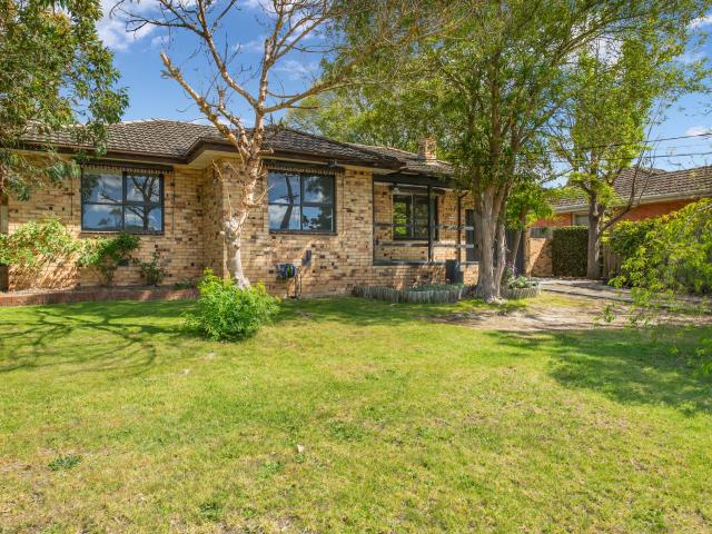 FULLY UPDATED 3 BED FAMILY HOME