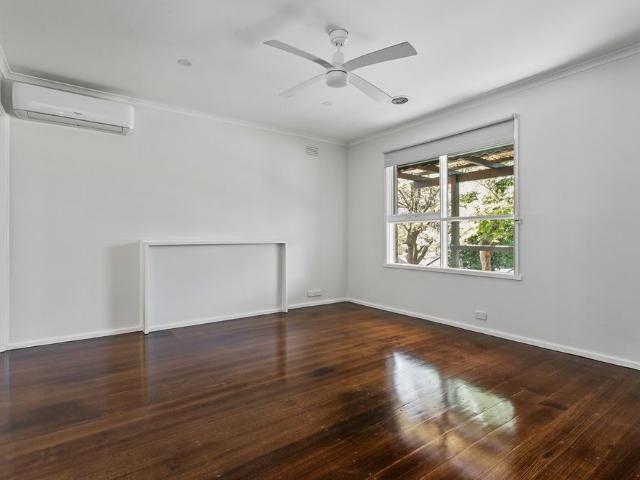 FULLY UPDATED 3 BED FAMILY HOME