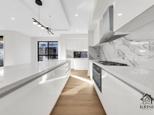 FULLY UPGRADED HOME IN DONNYBROOK