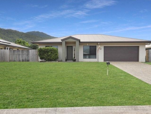 Fully AC New Timber Floor in Bedrooms Large Backyard Side Access