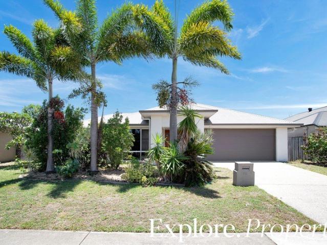 Fully Air conditioned 4 bedroom home