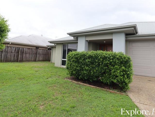 Fully Air conditioned 4 bedroom home