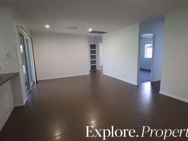 Fully Air conditioned 4 bedroom home