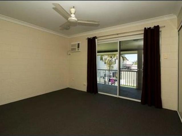 Fully Air Conditioned Central Townhouse!