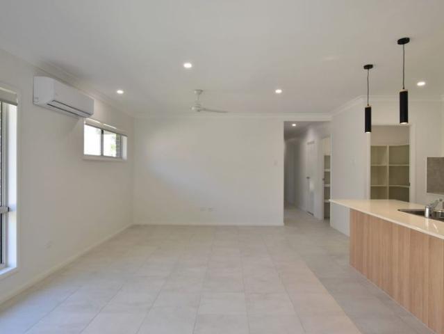 APPLICATION APPROVED: FULLY AIR CONDITIONED HOME + PRIVATE POOL!