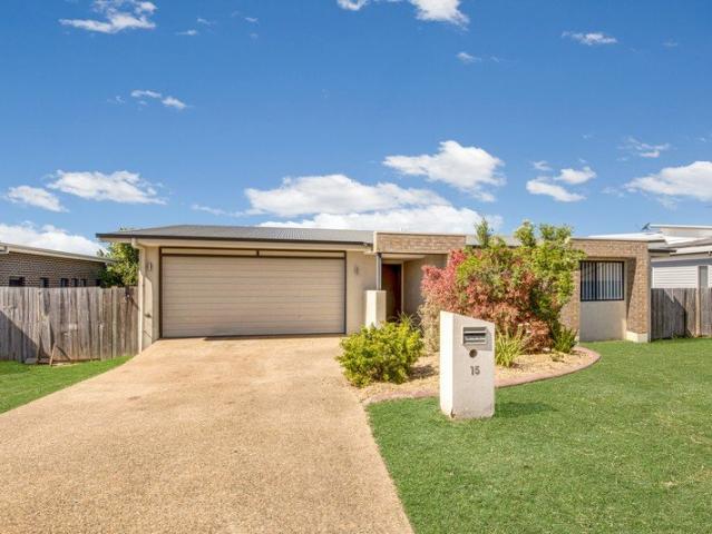FULLY AIR CONDITIONED HILLTOP SPLIT LEVEL HOME