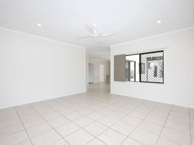 Fully Air Conditioned Quality Home Freshly Painted Side Access