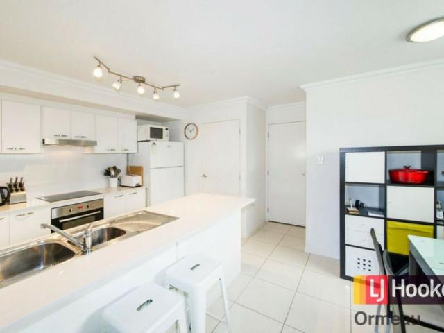 Fully air conditioned Townhouse