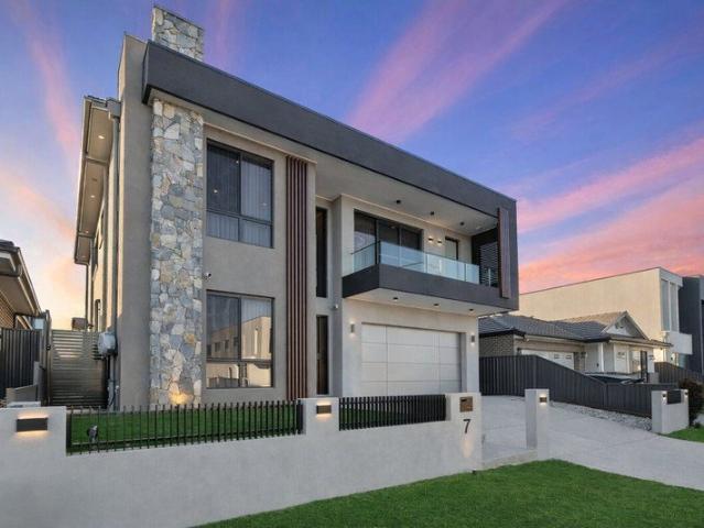 Fully Custom Home & Land Package in South Blacktown