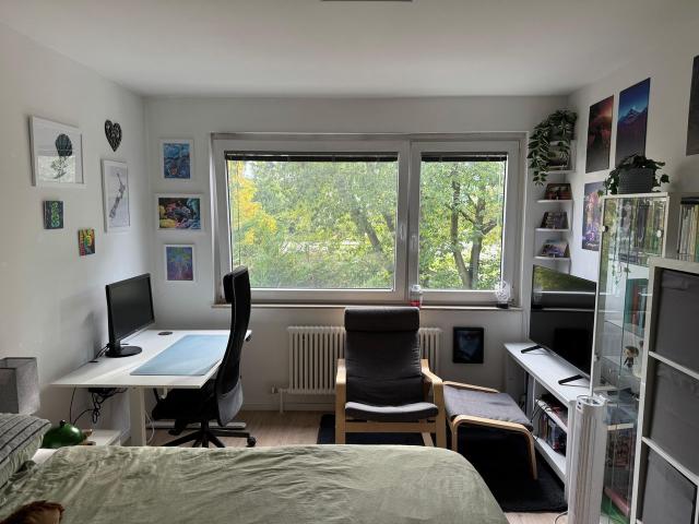 Fully equipped 1 bedroom apartment in green surroundings, pool + sauna, lift, near public transport, Dusseldorf Amsterdam Apartments for Rent