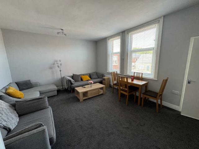 Fully Equipped 2 Bed Flat – Leighton Street, Sout