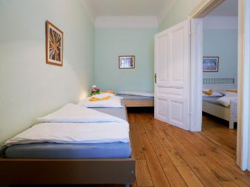Fully equipped & well located apartment, Vienna Amsterdam Apartments for Rent
