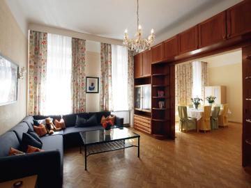 Fully equipped & well located apartment