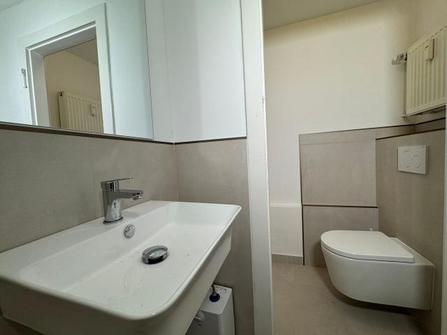 Fully equipped apartment with two bedrooms, each with two beds, Dusseldorf Amsterdam Apartments for Rent