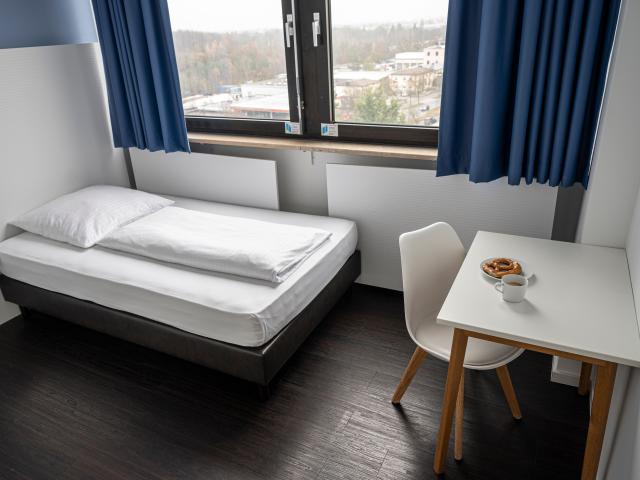 Fully equipped comfort apartment in Munich/ Moosach