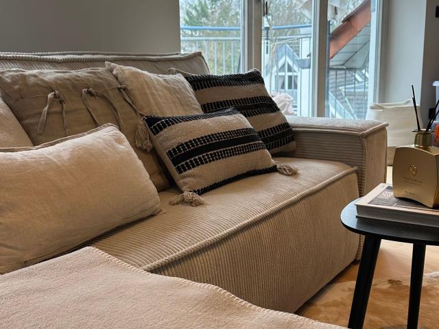 Fully equipped luxury penthouse in Düsseldorf Oberkassel, Dusseldorf Amsterdam Apartments for Rent