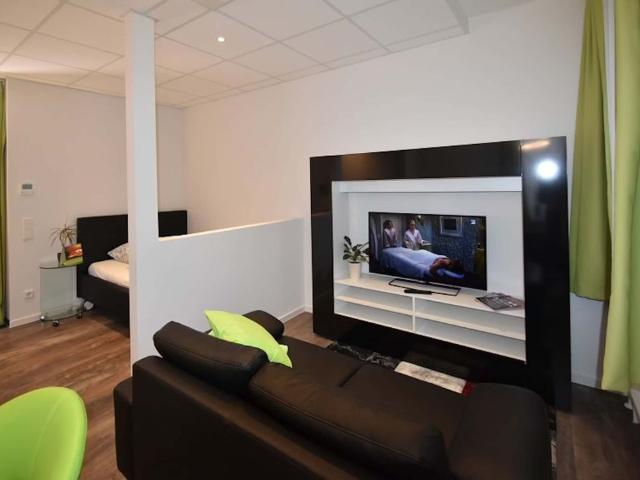 Fully equipped studio apartment for 2 persons, cosily furnished in Frankfurt Niederrad