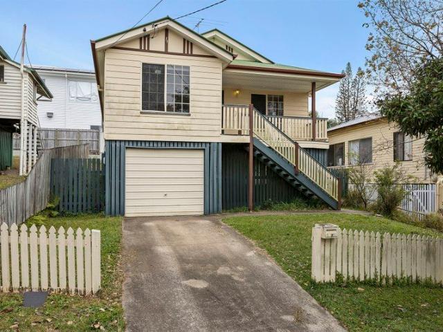 Fully fenced 3 bedroom home!