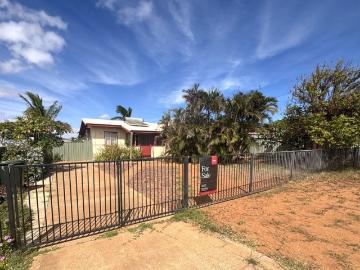 House for sale in Babbage Island - Parking