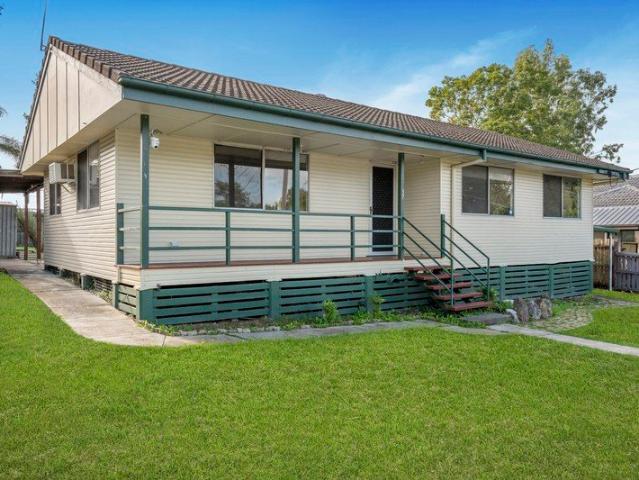 FULLY FENCED FAMILY FAVOURITE