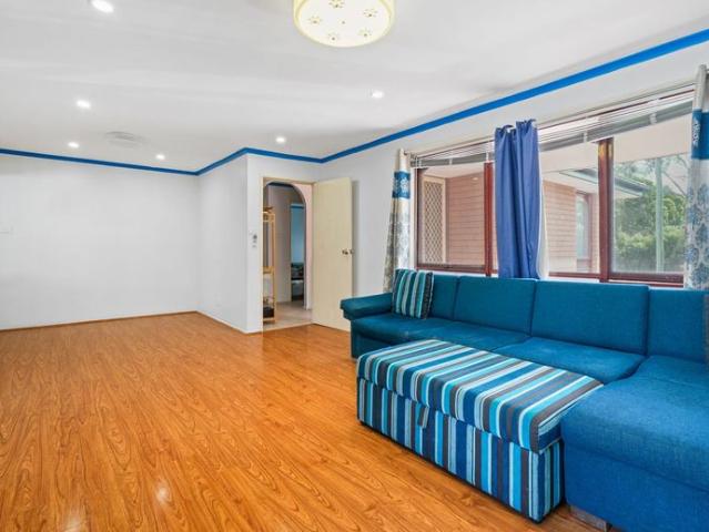 Fully fenced + Short walk to station and shops