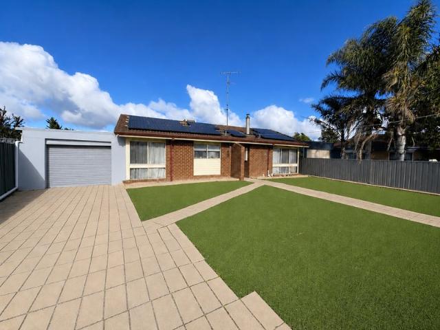 FULLY FENCED PROPERTY OFFERING SPACIOUS FAMILY LIVING OR AN IDEAL INVESTMENT OPPORTUNITY IN HORSHAM