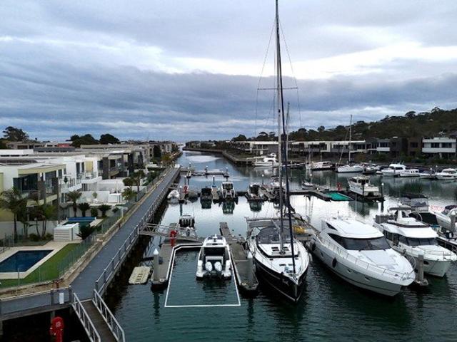 Fully Fendered 14.5m Freehold Berth Secure Now