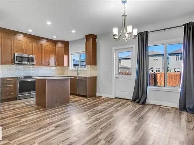 FULLY FINISHED SINGLE GAMILY HOME IN CHAPPELLE