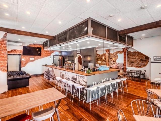 Fully Fitted Restaurant/ Cafe/ Bar With Huge Outdoor Dining Area
