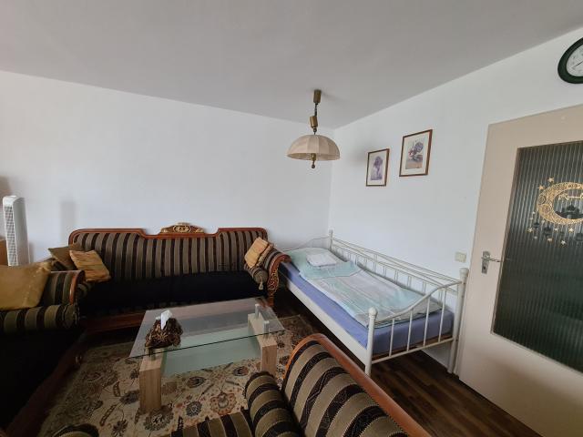 Fully furnashed 3 rooms apartment for guest researchers DLR, VW. quite near to wood and natural environment