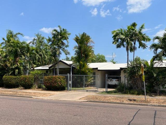 FULLY FURNISHD FAMILY HOME AVAILABLE FOR 5 MONTHS