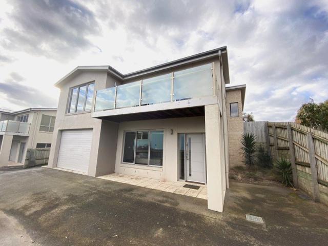 Fully Furnished 3 Bedroom Modern Home