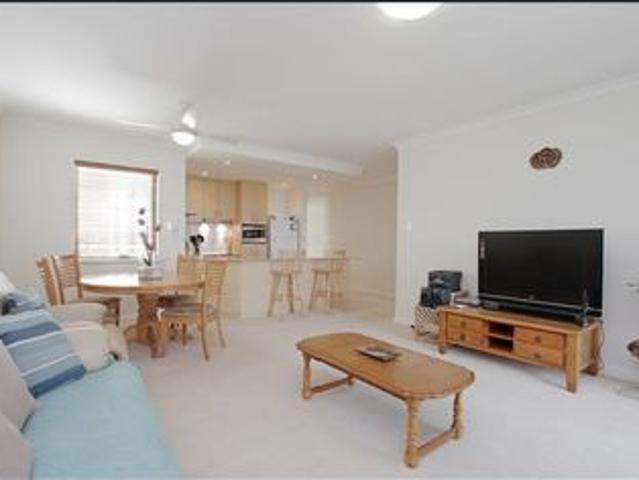 Fully furnished 3 bedroom apartment