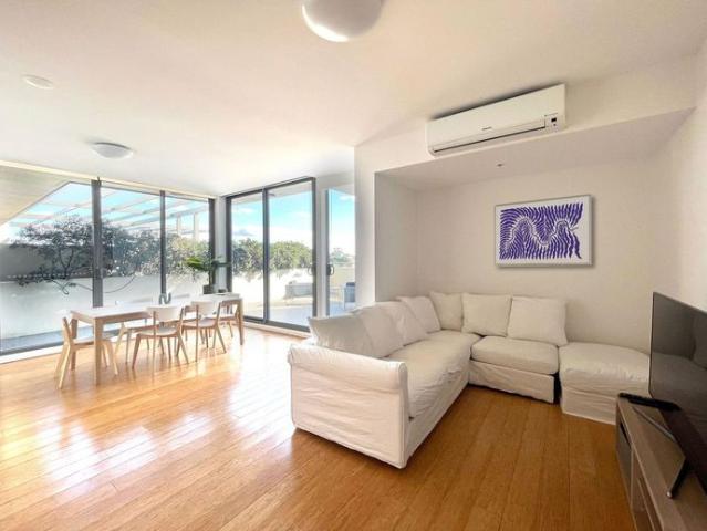 Fully furnished 3 bedroom apartment!