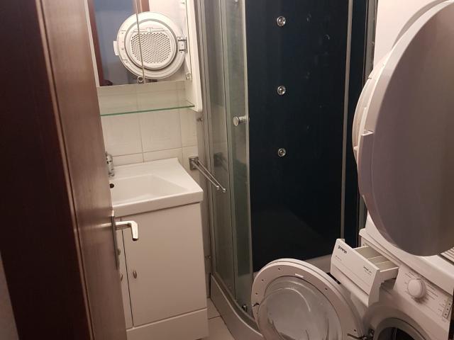 Fully Furnished 3 Bedroom Apartment with Balcony and Elevator in Schwieberdingen