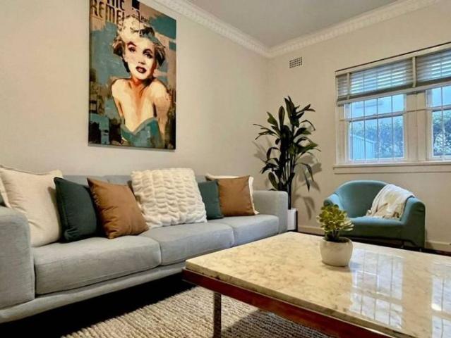 Fully Furnished 3 Bedroom Apartment in Bondi Junction
