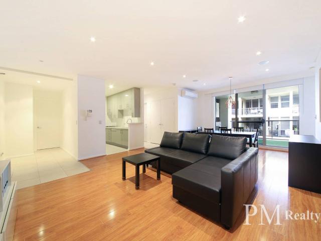 Fully Furnished 3 Bedroom Apartment Plus Study