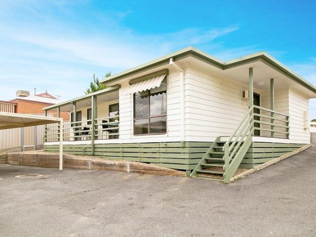 Fully Furnished 3 Bedroom Home